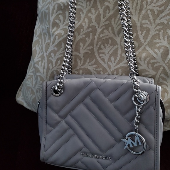 Micheal Kors Handbag - Picture 6 of 7